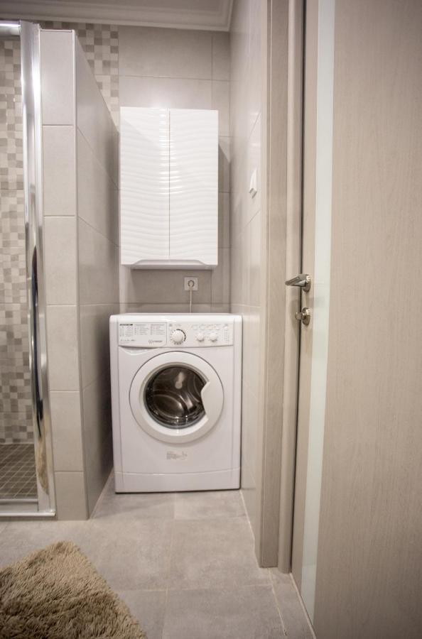 Ultra Lux 3 Rooms Apartment Near Arena City Kijów Zewnętrze zdjęcie